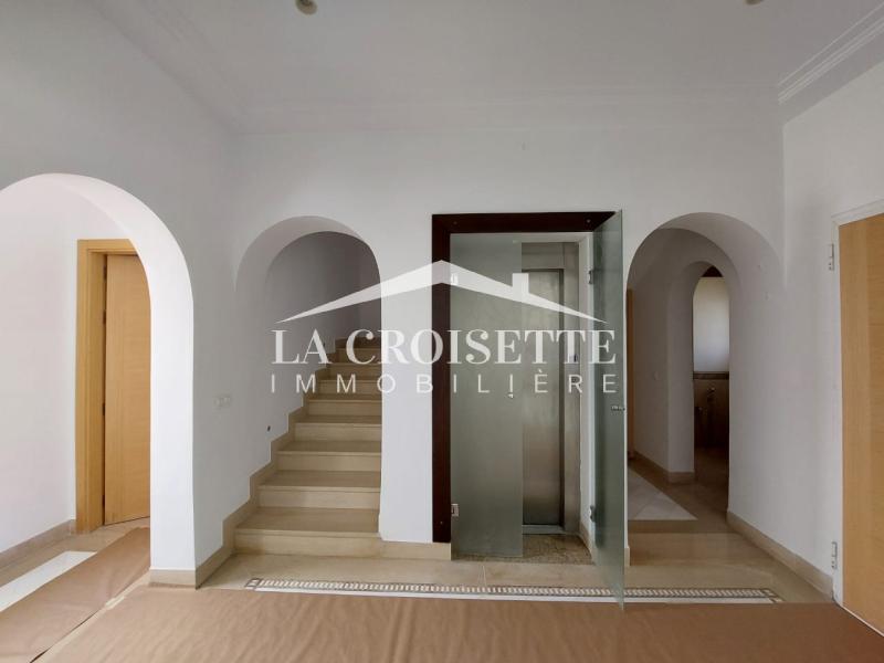 Villa S+3 vue sur mer à Gammarth